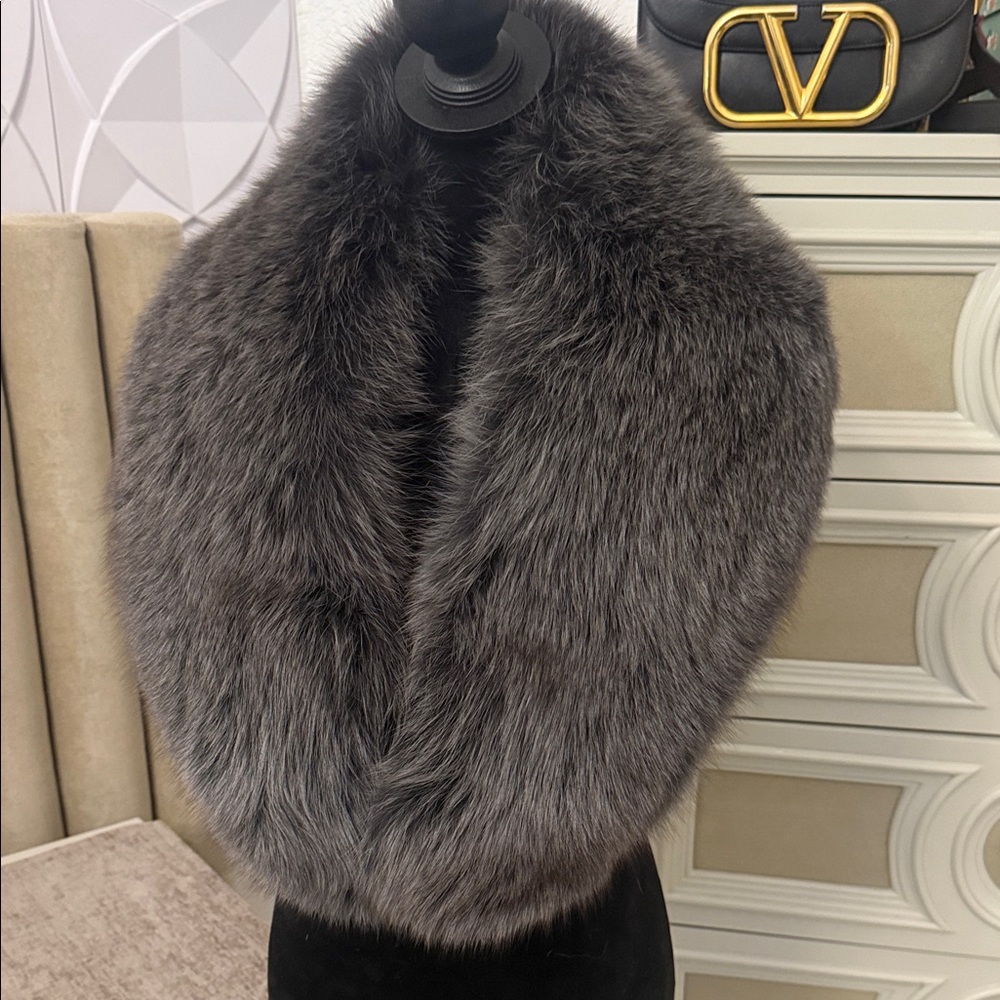 SAGA FOX FUR SCARF WRAP COLLAR - Picture 3 of 14